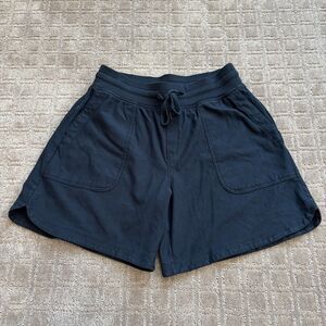 Athleta Farallon Midi Shorts Women's Medium Black Pull On Relaxed Casual Baggy